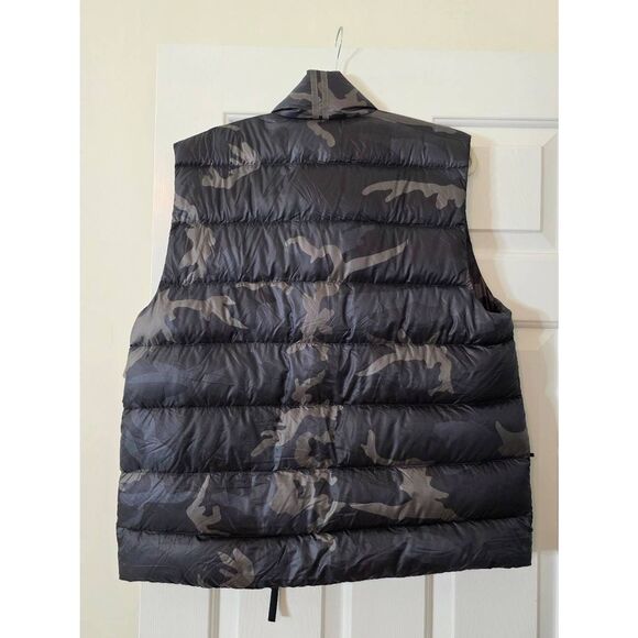 Canada Goose Black Disc Crofton Vest Black Classic Camo M NWT - Picture 7 of 10